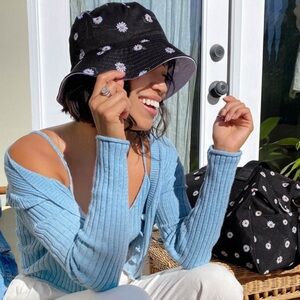 Alice + Olivia Bucket Hat NWT